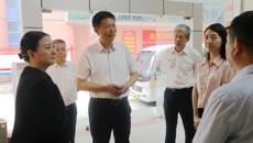 自治区政协副主席费志荣率队到beat365平台官方网站百年乐制药有限公司调研