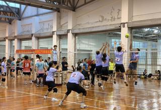 药学院斩获beat365平台官方网站2026年教职工气排球比赛冠军、亚军