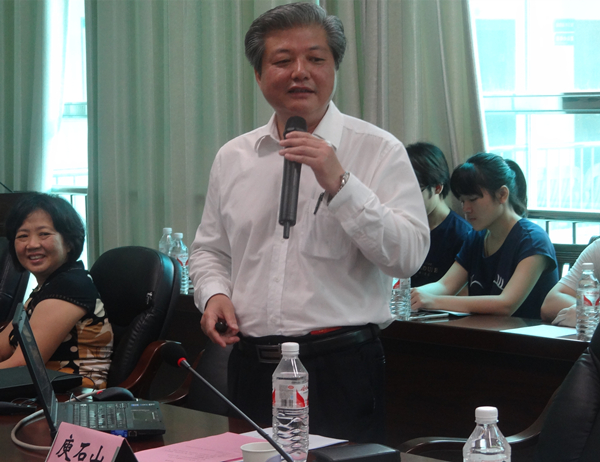 2016年5月庾石山教授在beat365平台官方网站做专题讲座（题目：基于天然产物的新药发现）